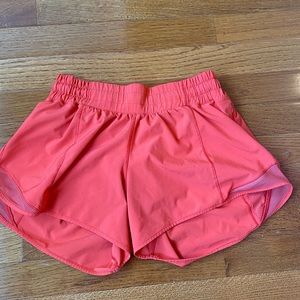 lululemon hotty hot shorts 4”